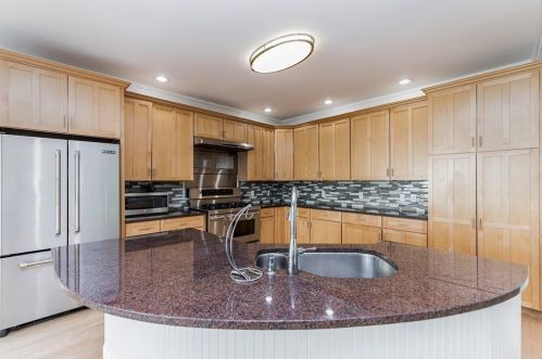 40 Howland St, Needham MA 02492-2901 exterior