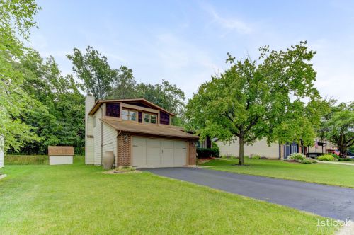 936 Ashbury Ave, Lemont, IL 60440-1055