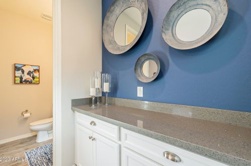 964 Anderson Ave, Phoenix AZ 85023-2208 exterior