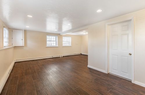 24 Harvey Ln, Whitman MA 02382-1948 exterior