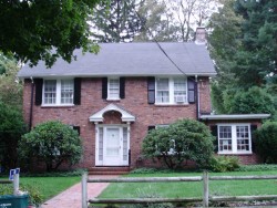 66 Moffat Rd, Newton, MA 02468-1115