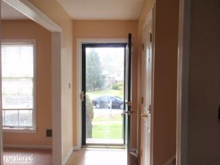 10505 Saint Roche Dr, Louisville KY  40299-4053 exterior