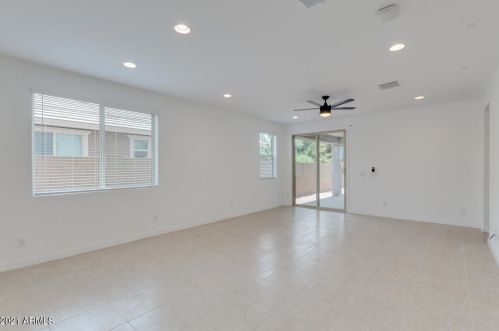 3808 65th Ave, Phoenix AZ  85043-5219 exterior