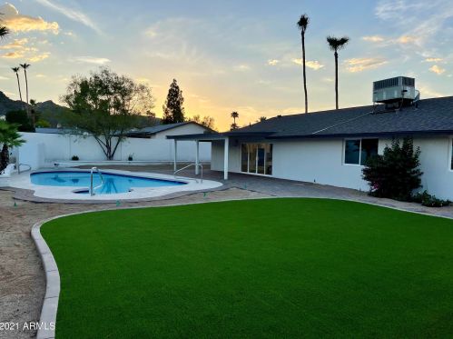 2501 Beryl Ave, Phoenix AZ  85028-3714 exterior