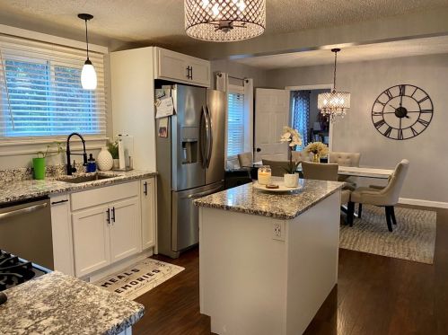 1070 Somerset Ave, Taunton MA 02780-4622 exterior