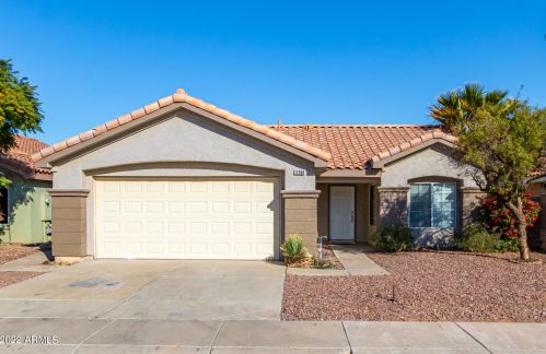 9960 Devonshire Ave, Phoenix, AZ 85037-2513