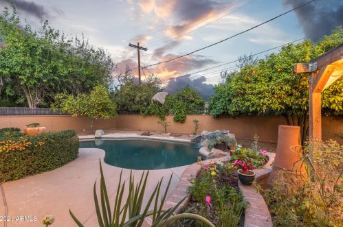 2807 11 Ave, Phoenix AZ 85021-7111 exterior