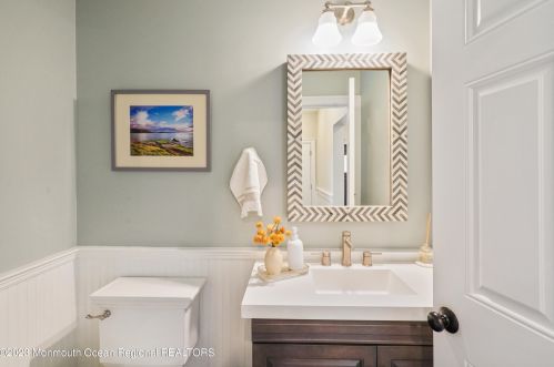 90 Lovett Ave, Little Silver NJ 07739-1403 exterior