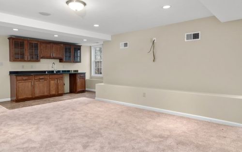 901 Randolph Ave, Milton MA 02186-3404 exterior