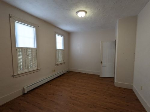 394 Chandler St, Worcester MA 01602-2916 exterior