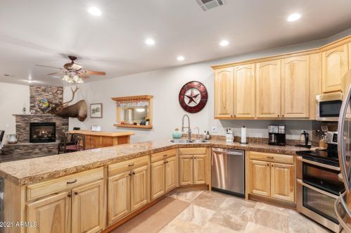 37405 16 St, Phoenix AZ 85086-6479 exterior