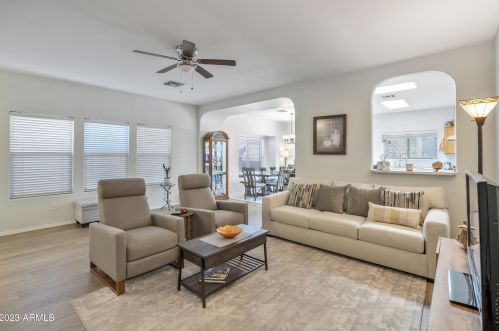 26219 41 Way, Phoenix AZ 85042-6304 exterior