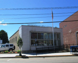 326 Watertown St, Newton, MA 02458-1306