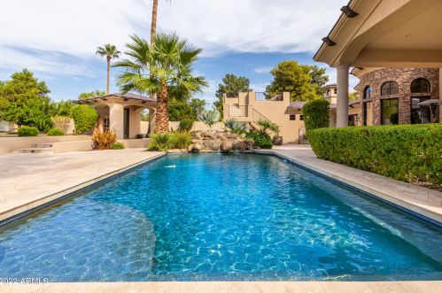 4450 54th St, Phoenix AZ 85018-1905 exterior