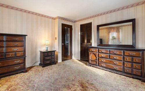 37 Spruce St, Milton MA 02186-4633 exterior