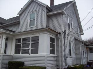87 Main St, Uxbridge MA  01569-1720 exterior
