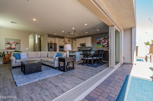 964 Anderson Ave, Phoenix AZ 85023-2208 exterior