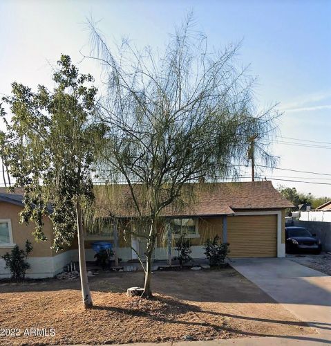 3817 Bethany Home Rd, Phoenix, AZ 85019-1945