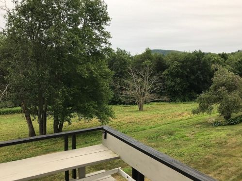 28 Autumn Ln, Amherst, MA 01002-3315