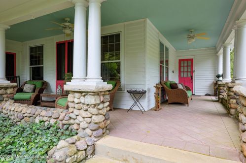 215 Silverside Ave, Little Silver NJ 07739-1713 exterior