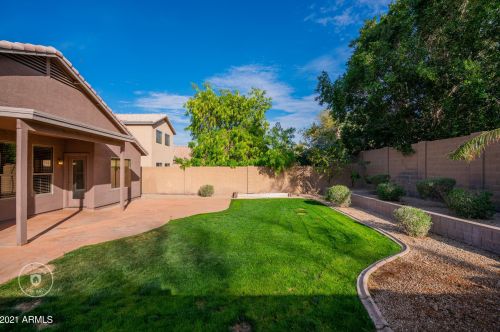 2715 Beautiful Ln, Phoenix AZ 85042-7073 exterior