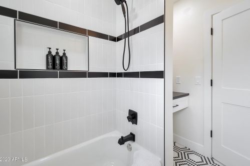 8001 11th Ave, Phoenix AZ  85021-5626 exterior