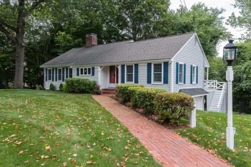 6 Crooked Meadow Ln, Hingham, MA 02043-3121
