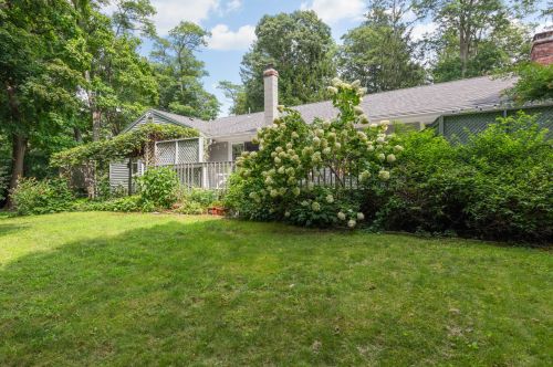 5 Cumloden Dr, Falmouth, MA 02540-1605