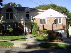 65 Kenilworth St, Newton, MA 02458-2705