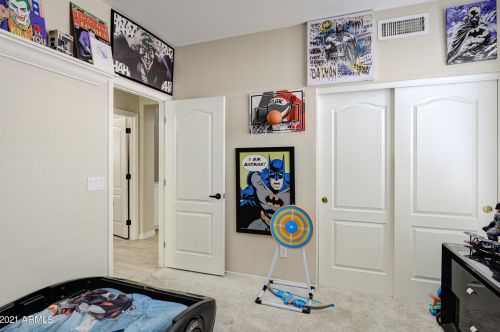 2702 Amberwood Dr, Phoenix AZ  85045-4208 exterior