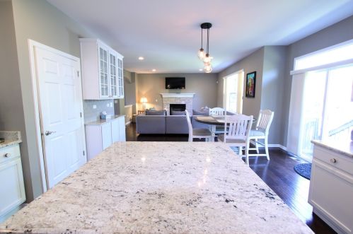 9 Keller Ct, Lemont IL 60440-9054 exterior