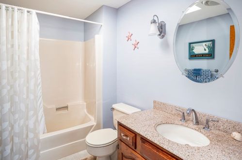 176 Central Ave, Marshfield MA 02047-6149 exterior