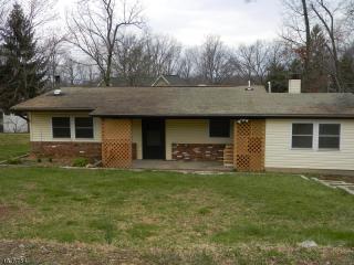 79 Greenhill Rd, Hardyston, NJ 07419-2122