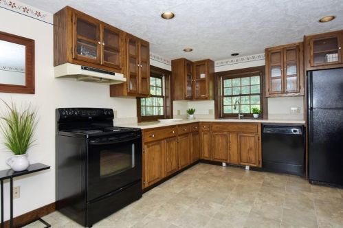 11 Clifford Rd, Southborough MA 01772-1502 exterior