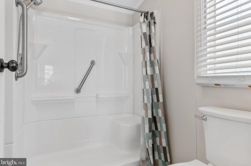 112 Cardinal Ave, West Deptford NJ  08051-1385 exterior