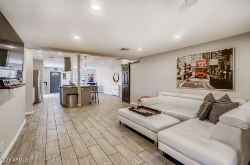 3216 Claire Dr, Phoenix AZ 85032-4911 exterior