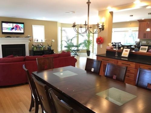 51 Jarvis Cir, Needham MA  02492-2018 exterior