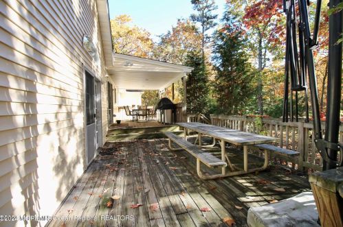 1062 Lakehurst Ave, Jackson Twp NJ 08527-5250 exterior