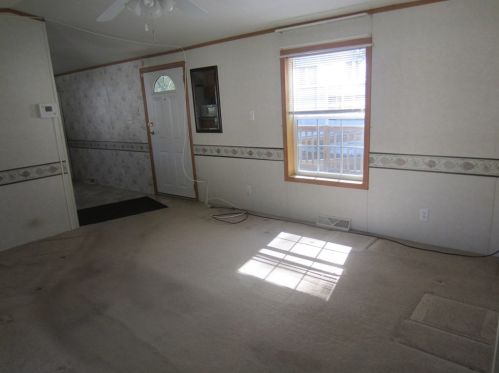 100 Kimberly Ct, Wareham MA 02571-1249 exterior