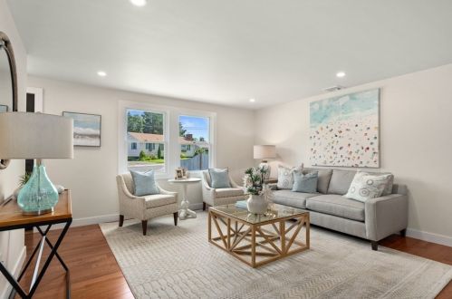 14 Hodgkins Rd, Rockport MA  01966-2004 exterior