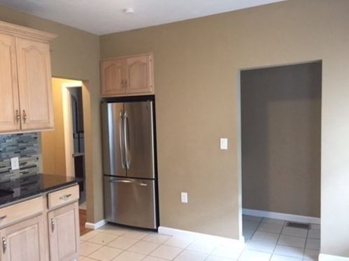 30 Windsor St, Worcester MA 01605-3732 exterior