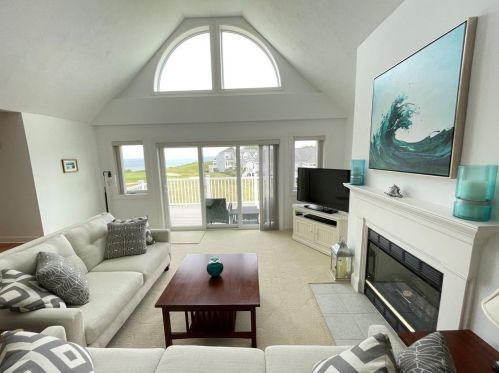 56 Sea Cliff Dr, Plymouth, MA 02360-1492