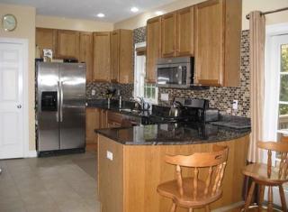 65 Knowlton Cir, Upton MA  01568-1491 exterior