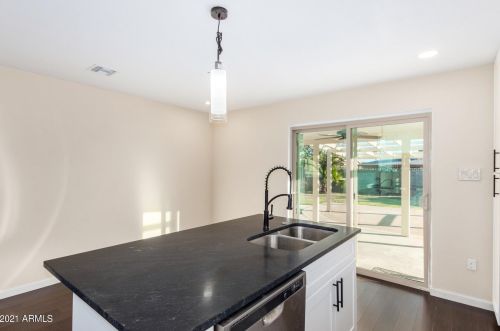 1427 El Camino Dr, Phoenix AZ 85051-4626 exterior