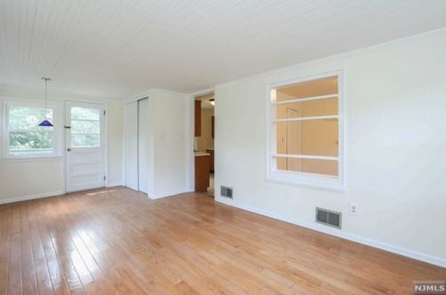 104 Lexington Ave, Cresskill NJ  07626-1218 exterior