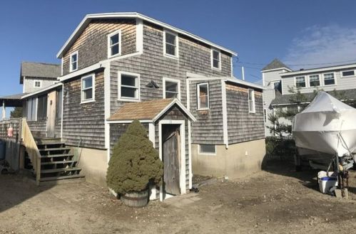 16 14th St, Newbury, MA 01951-1929