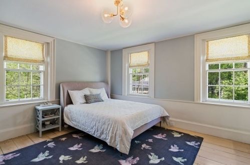 136 Village Ave, Dedham MA  02026-4224 exterior