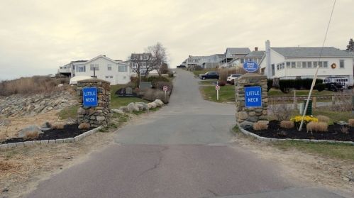 25 Hilltop Rd, Ipswich MA 01938-1542 exterior