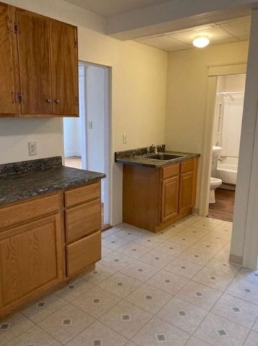 26 Catharine St, Worcester, MA 01605-2741