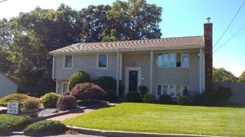 117 Mohican Rd, Fall River, MA 02726-3656